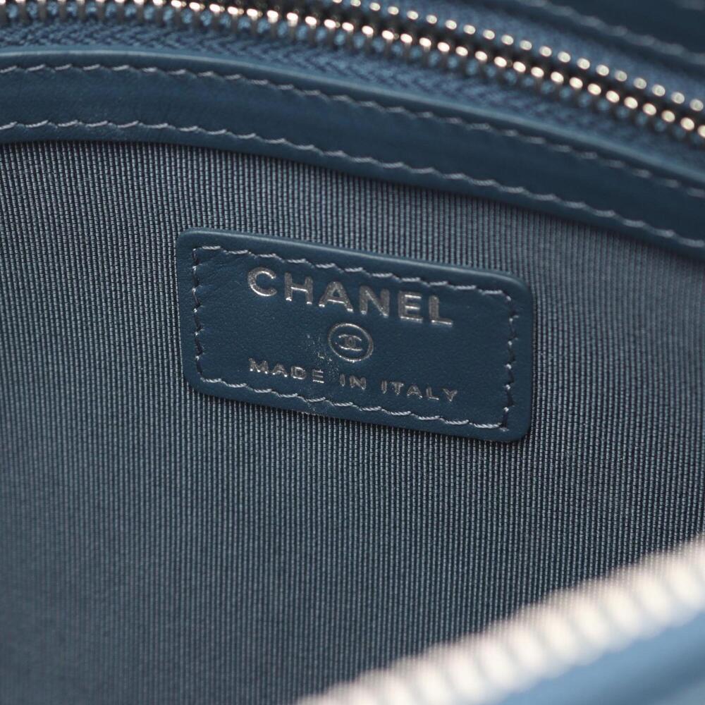 CHANEL Blue Caviar Leather Clutch Bag - Picture 4 of 7